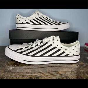 Converse Stars & Strips men 12/women 14
